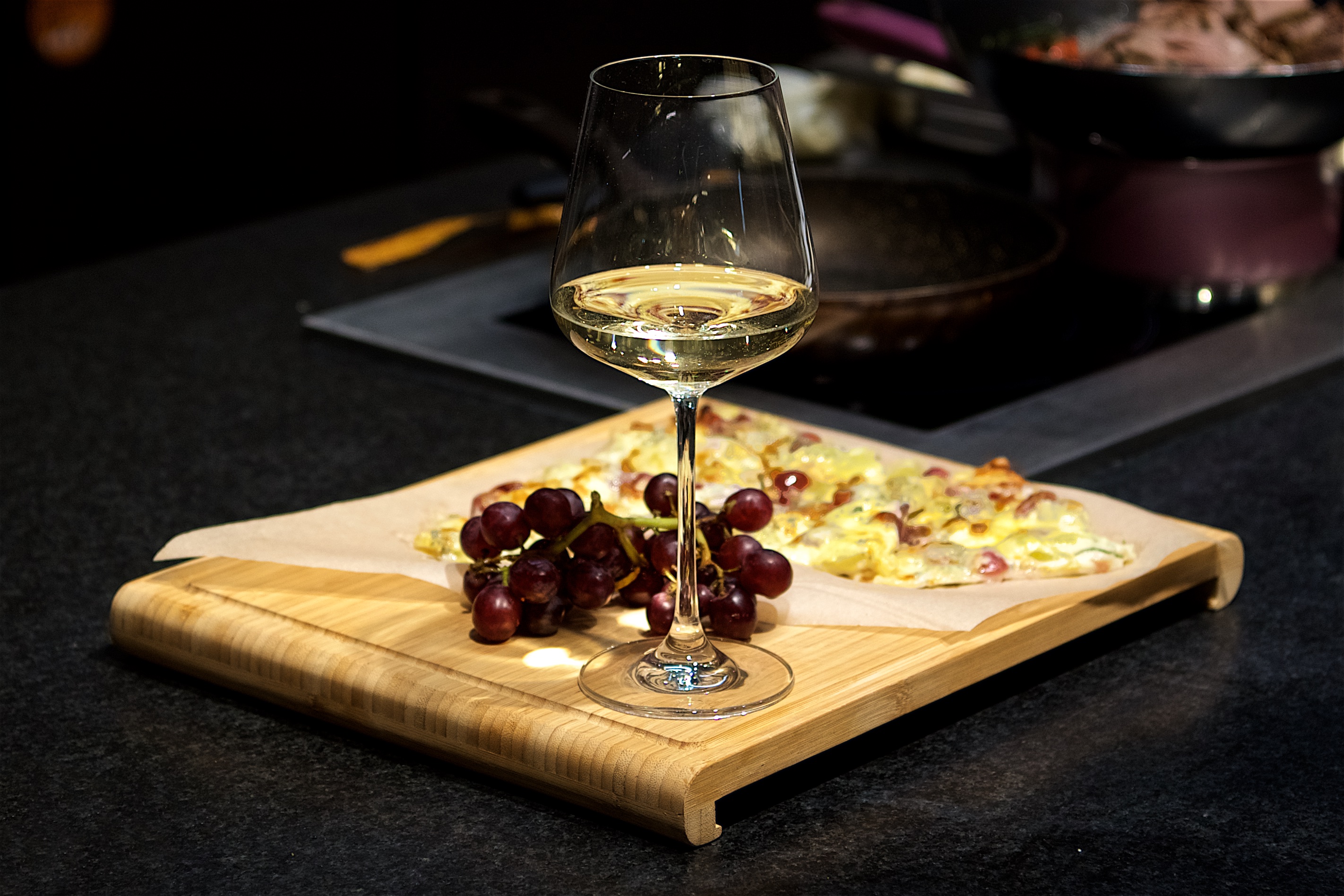 ПИЦЦА С ВИНОГРАДОМ В ВИНЕ