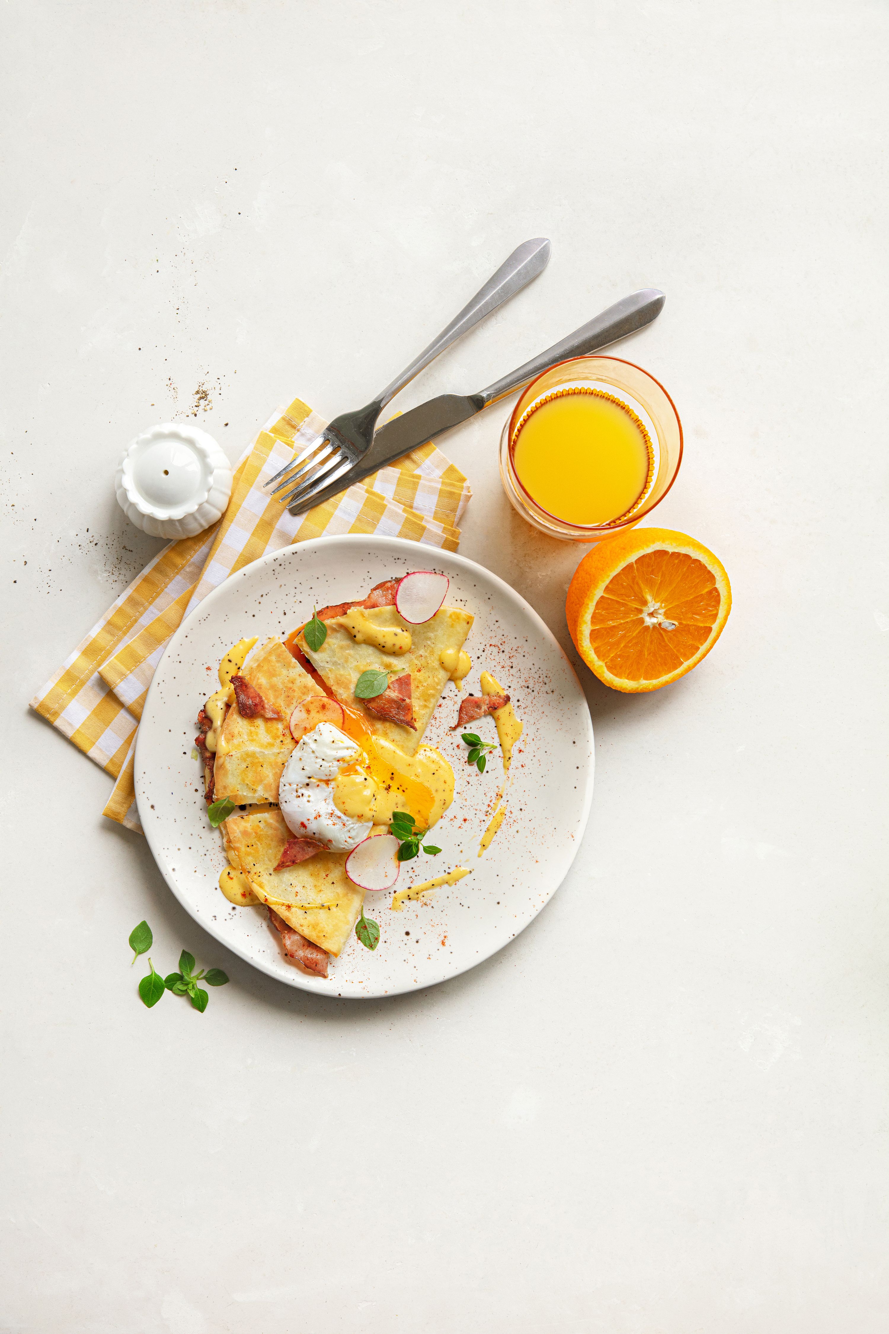 КЕСАДИЛЬЯ БЕНЕДИКТ