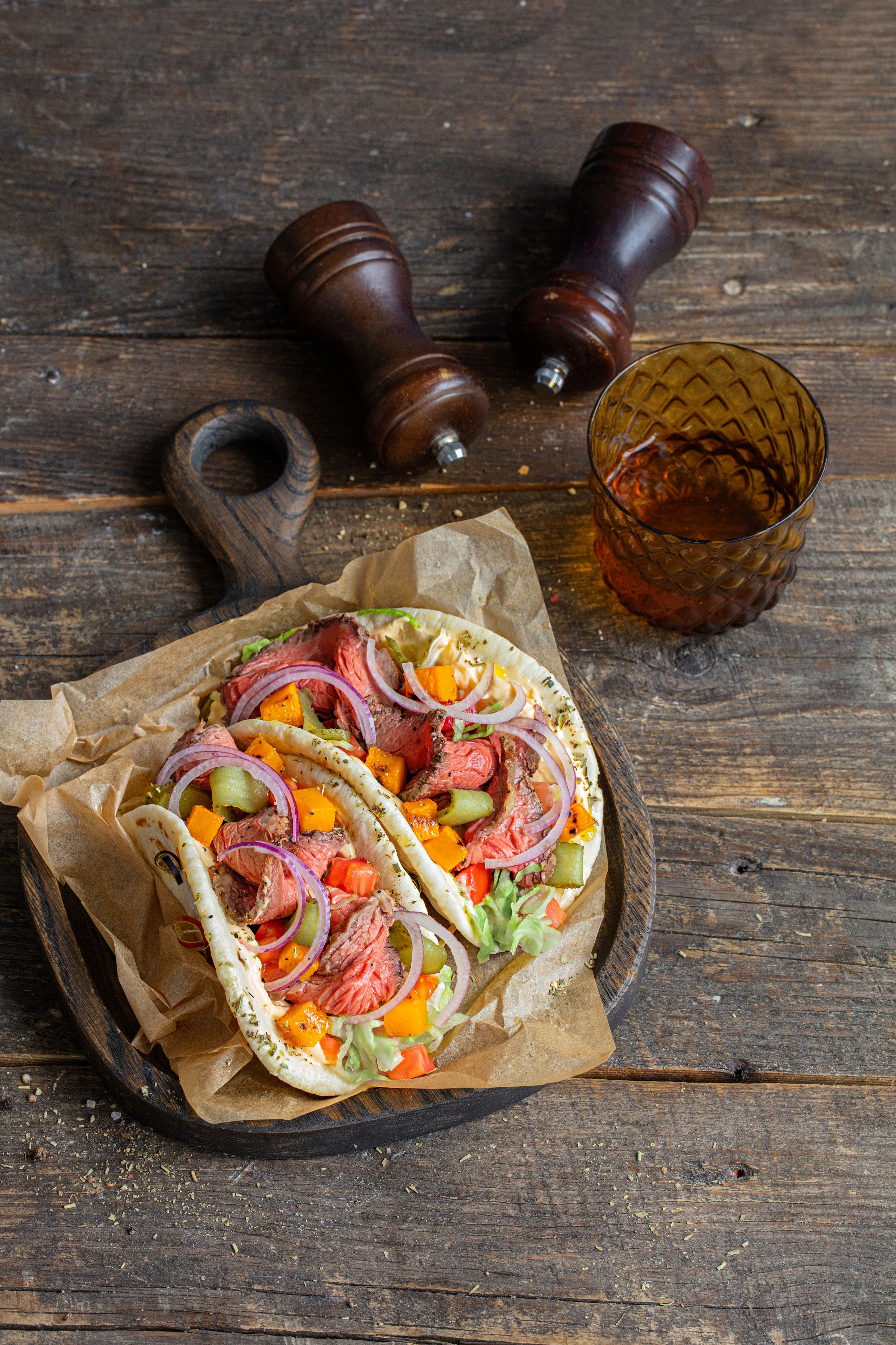 ПИТА С РОСТБИФОМ И ТЫКВОЙ ГРИЛЬ