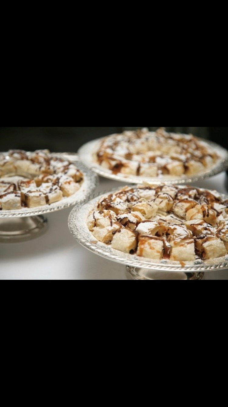 РОЛЛ С БАНАНОМ, АРАХИСОВОЙ ПАСТОЙ И ЗАРОДЫШАМИ ПШЕНИЦЫ